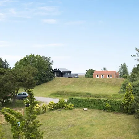 3 Bedroom In Holiday home